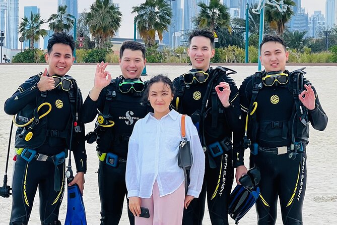 Discovery Scuba Diving in Dubai - Underwater pictures, videos, and the completion certificate