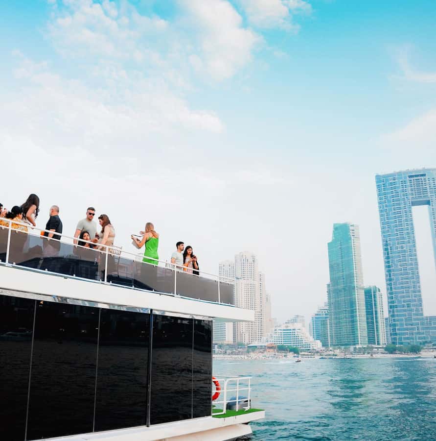 Dubai: 1-Hour Ain Boat Cruise - Practical advice for a smoother ride