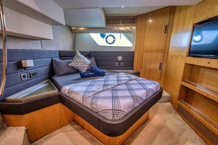 Dubai: 2-Hour Private Yacht Cruise around Burj Al-Arab - Food, drinks, music, and the onboard kitchen