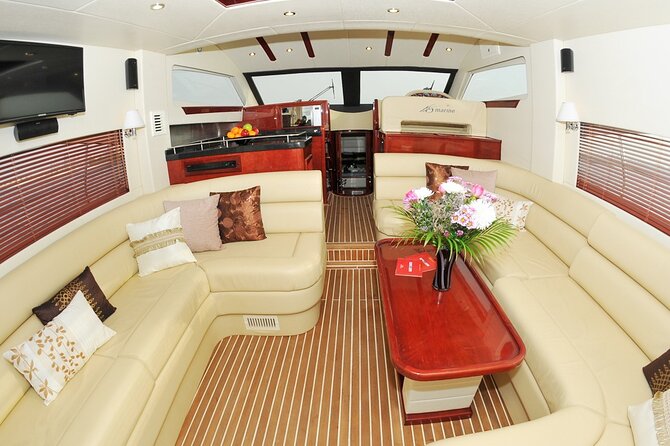 Dubai 3 Hour Private Luxury Yacht Charter with Jet Ski Option - How the private format affects the day