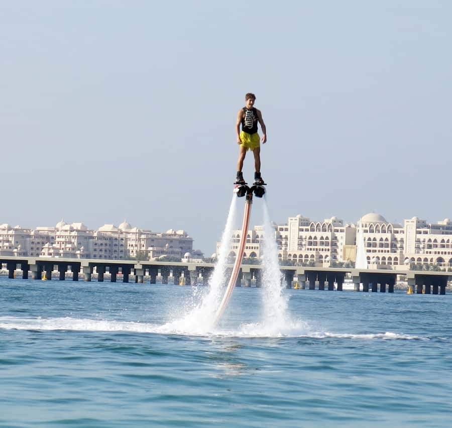 Dubai: 30-Min Flyboard Beginner Session at The Palm Jumeirah - Learning to fly off The Palm