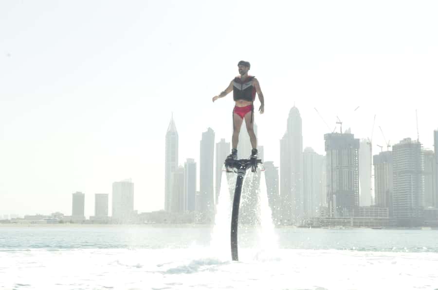 Dubai: 30-Min Flyboard Beginner Session at The Palm Jumeirah - Meeting at Dukes The Palm beach