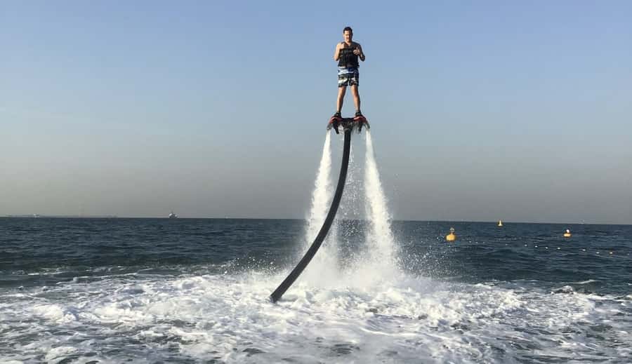 Dubai: 30-Min Flyboard with Burj Al Arab View & Soft Drink - What happens during the 30-minute session
