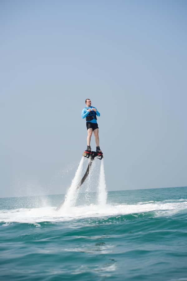 Dubai: 30-minute Flyboard with Instructor and Free Ice Cream - Cruising past Umm Suqeim
