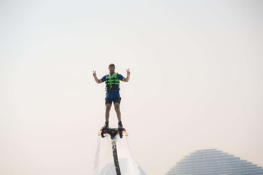 Dubai: 30-minute Flyboard with Instructor and Free Ice Cream - Who will get the most from this ride?