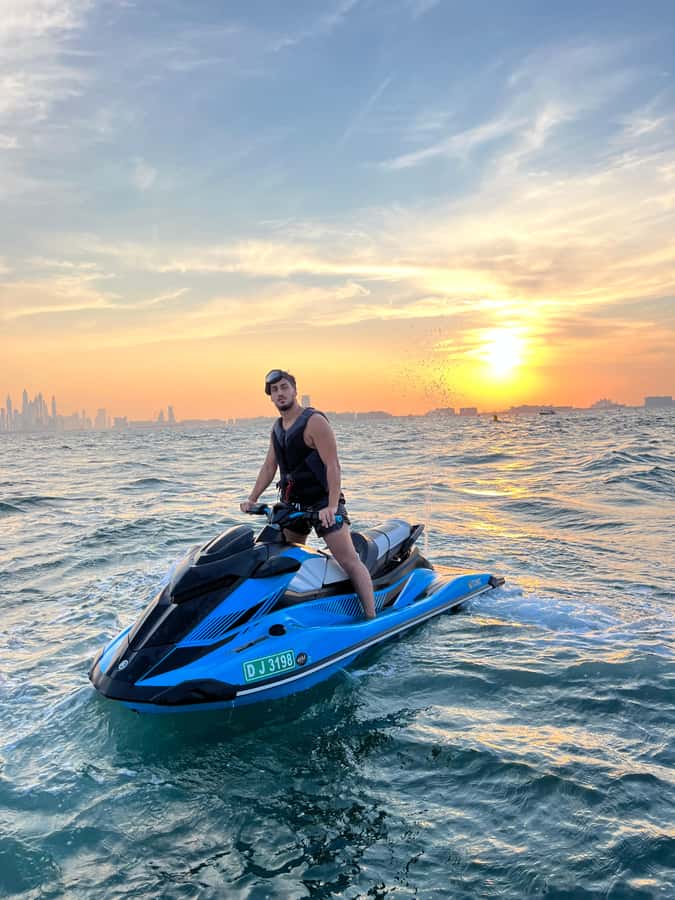 Dubai: 30-Minute Jetski Tour - Riding Along Jumeirah Beach