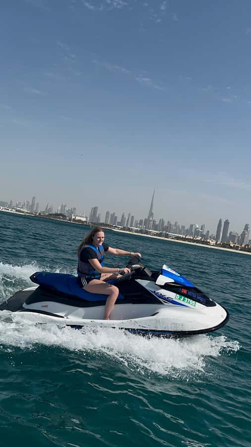 Dubai: 45-Minute Jet Ski Ride - Speed, freedom, and the role of your guide