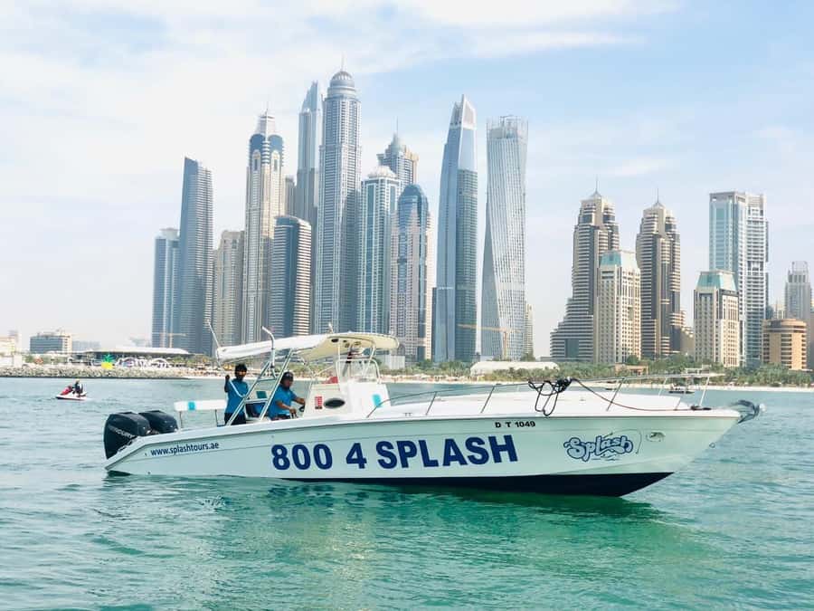 Dubai: 5 Hours Deep Sea Fishing - What the 36-foot boat offers