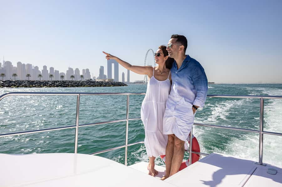 Dubai: Abra Boat Tour in Dubai Marina, Ain Dubai, JBR - Dubai Marina Mall and the moving viewpoint