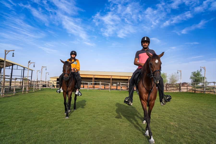 Dubai: Al Marmoom Oasis Horse Riding Experience with Snack - A farm tour before you mount