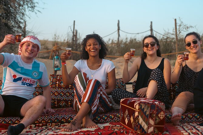 Dubai: Al Marmoom Oasis Vintage Safari: Camels, Stargazing & Meal - Stargazing and the Quietest Part of the Night