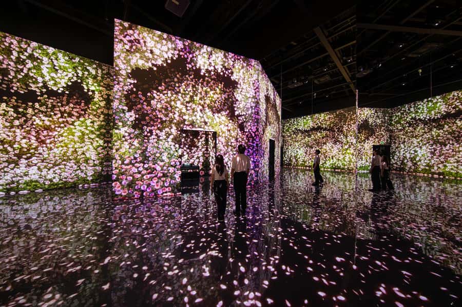 Dubai: Arte Immersive Museum Entry Ticket - The Arte Tea Bar is part of the experience