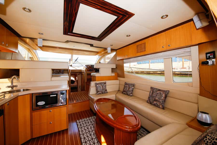 Dubai: Atlantis and Burj Al Arab Cruise on Luxury Yacht - Choosing the right time and group