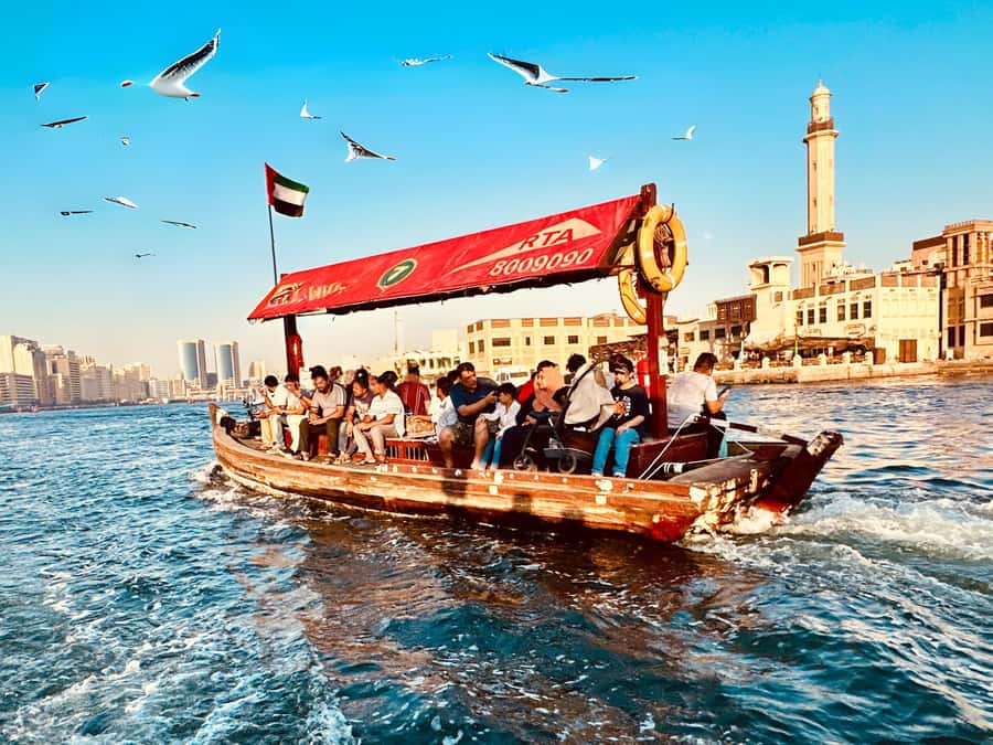 Dubai: Authentic Old Town, Souks, Tastings & Abra Boat Tour - Reading the architecture of Old Dubai