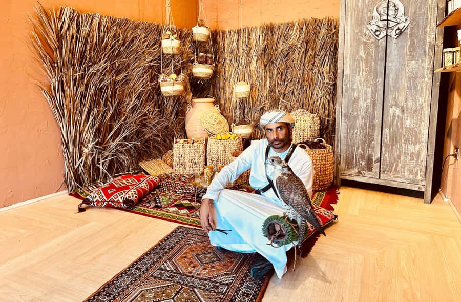 Dubai: Authentic Old Town, Souks, Tastings & Abra Boat Tour - What makes the guide important