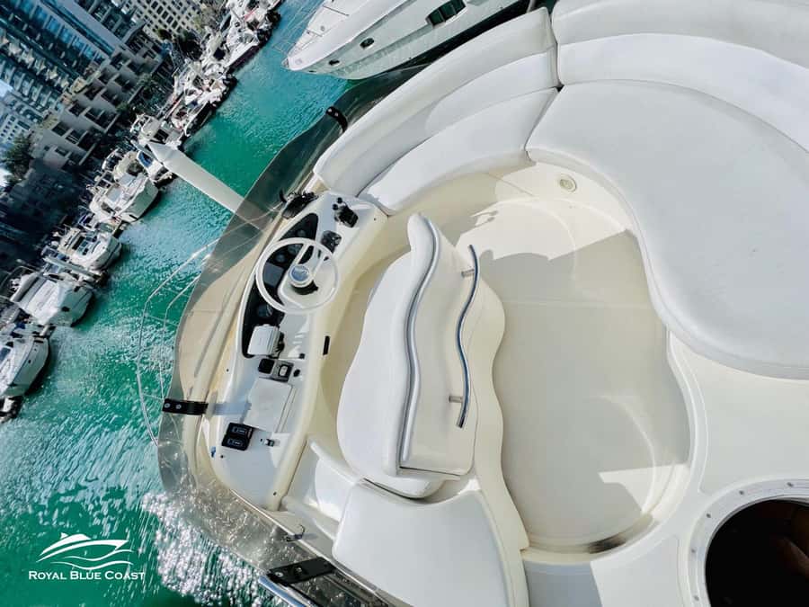 Dubai: Azimut 42 Feet Private Luxury Yacht Cruise - The crew is part of the experience