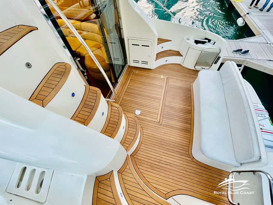 Dubai: Azimut 42 Feet Private Luxury Yacht Cruise - Is $160 good value for your group?