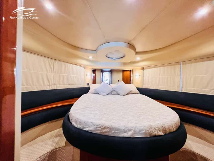 Dubai: Azimut 42 Feet Private Luxury Yacht Cruise - Small details that can make the cruise better