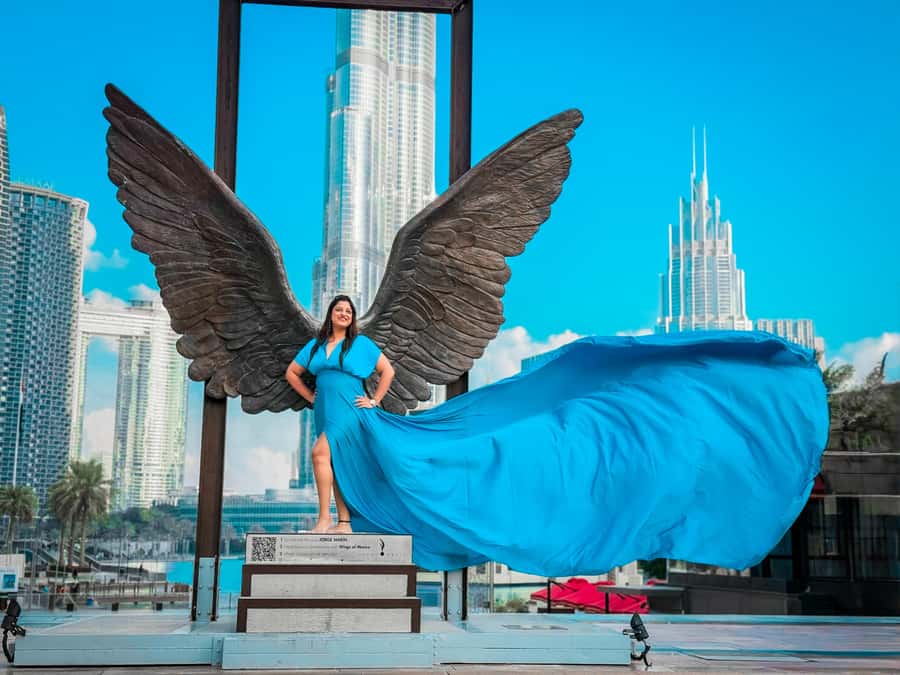 Dubai: Burj Khalifa Flying Dress Videography Shoot - Choosing the flying dress before the shoot