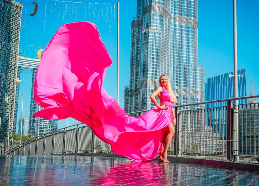 Dubai: Burj Khalifa Flying Dress Videography Shoot - How the flying effect actually works