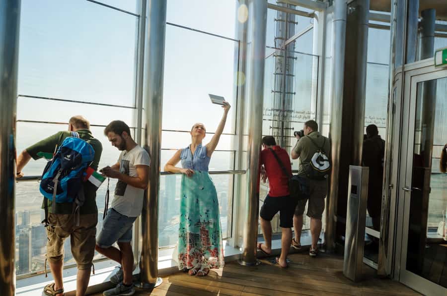 Dubai: Burj Khalifa Level 124, 125 & Sky Views Entry Ticket - Reaching the Burj Khalifa counter inside Dubai Mall