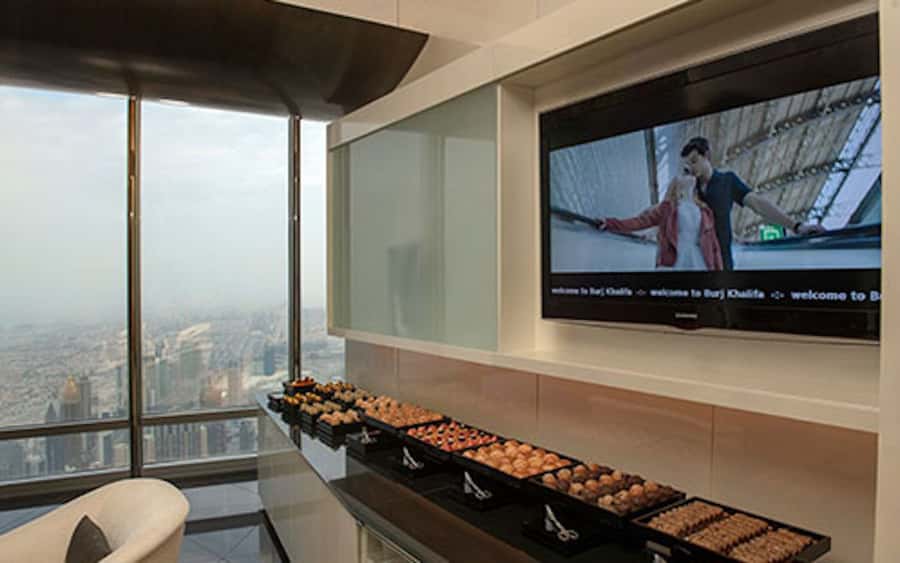Dubai: Burj Khalifa VIP Experience Level 152 Lounge Access - Finding the entrance inside Dubai Mall