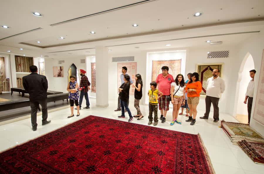 Dubai Cityscape and Desert Safari Full-Day Tour - Dinner, entertainment, and the evening pace