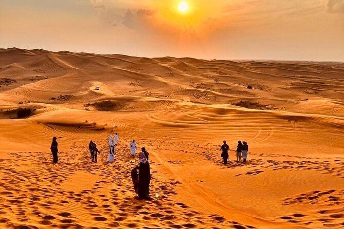 Dubai Desert Safari:BBQ Dinner, Dune Bashing & Live Entertainment - BBQ dinner at about 6:30 pm