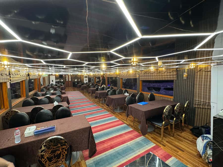 Dubai Dhow Cruise Creek,Marina Shows,Buffet & Drinks options - Upper deck or lower deck?