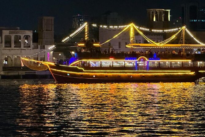 Dubai Dhow Cruise Dinner Al Seef Creek Multicusine - The multicuisine buffet and live cooking