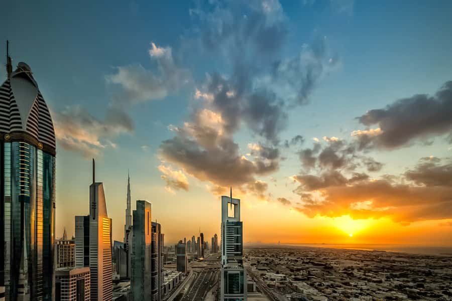Dubai: Dinner in the Sky Experience - Service, music, and the people at your table