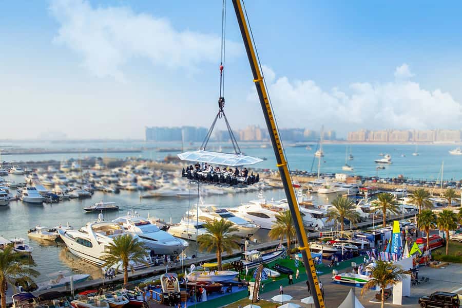 Dubai: Dinner in the Sky Experience - Being lifted 50 meters above Dubai