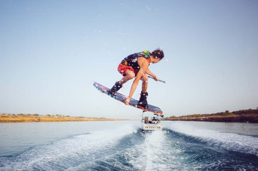Dubai: Dubai Marina Wakesurfing or Wakeboarding Experience - Key points to know before you book