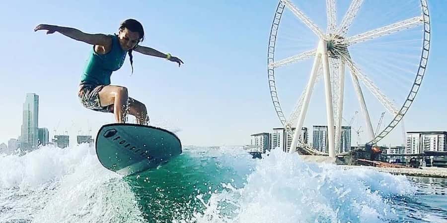 Dubai: Dubai Marina Wakesurfing or Wakeboarding Experience - Wakeboarding or wakesurfing, and what the choice means