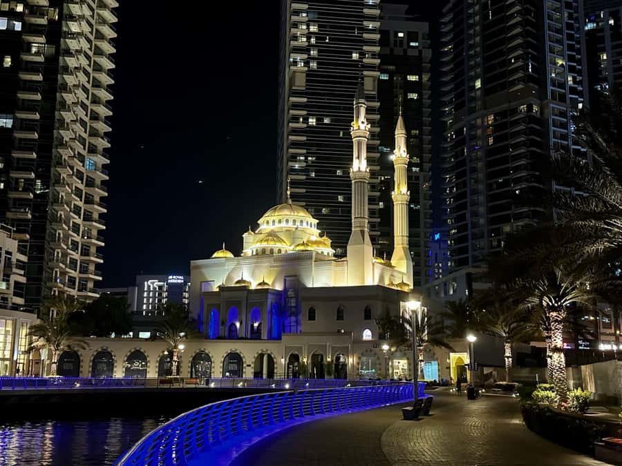 Dubai: E-Scooter Guided Tour of Marina, JBR & Bluewaters - Why an e-scooter works so well in Dubai Marina