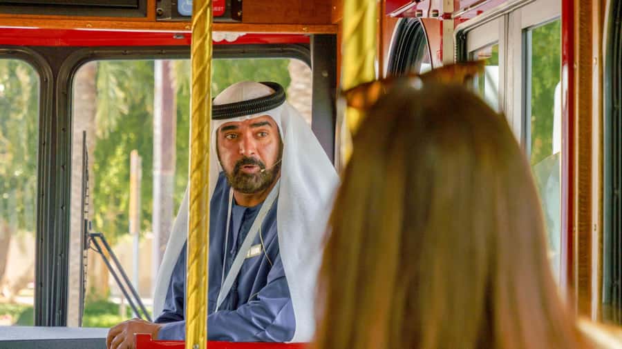 Dubai: Emirati Cultural Experience with Emirati Meal - The Jumeirah Mosque Majlis stop