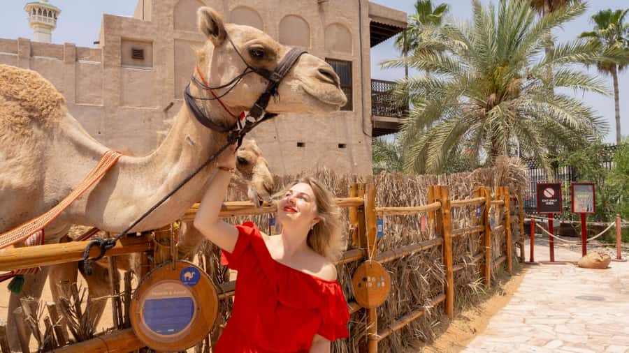Dubai: Emirati Cultural Experience with Emirati Meal - Who will enjoy this most?
