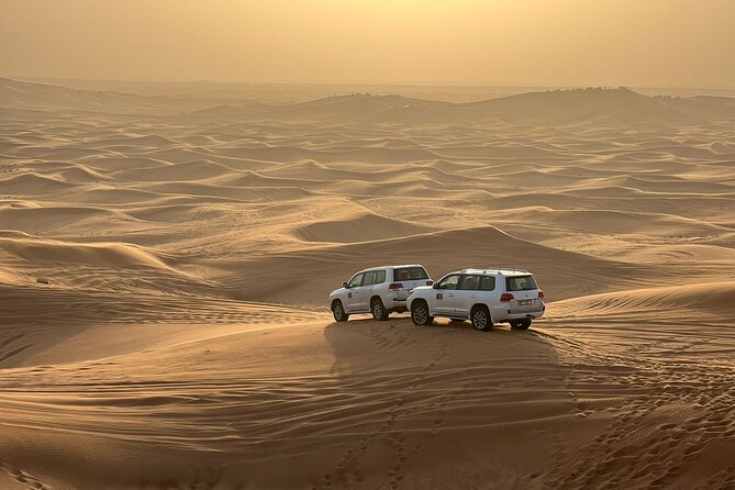 Dubai Evening Desert Safari - Belly dancing and tanoora keep the evening moving