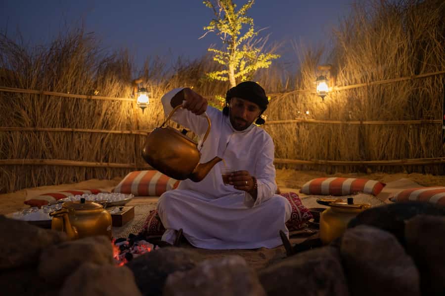 Dubai: Evening Desert Safari with Camel Ride & Stargazing - What the guides add to the experience
