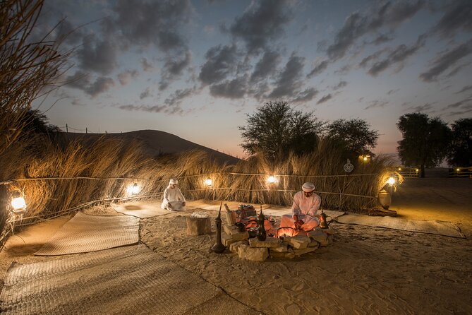 Dubai Evening Heritage Safari by Vintage G Class Al Marmoom Oasis - Traditional clothing and the falcon encounter