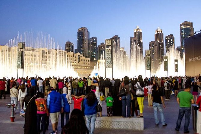 Dubai: Fountain Show and Burj Lake Ride by Traditional Boat - Seeing Burj Khalifa from the lake