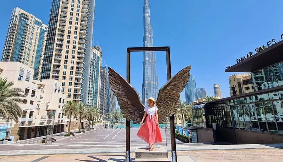 Dubai: Full-Day Private Highlights Tour with Hotel Transfers - One day, two very different Dubais