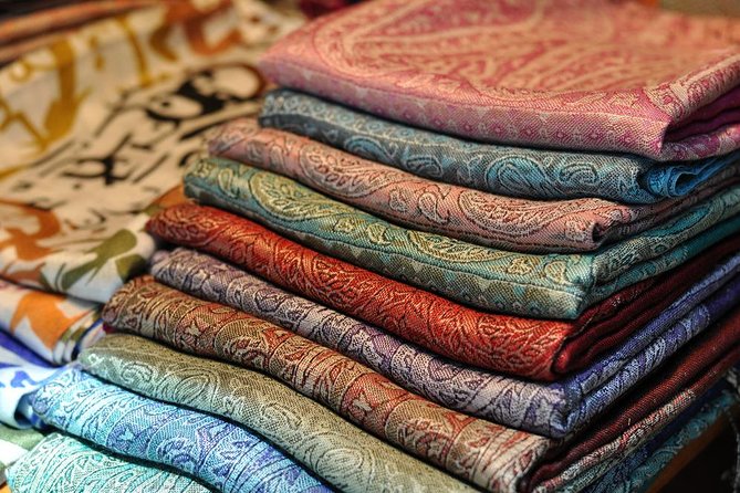 Dubai Full-Day Spanish Language Tour - City of Contrasts - Spice Souk, where the senses take over