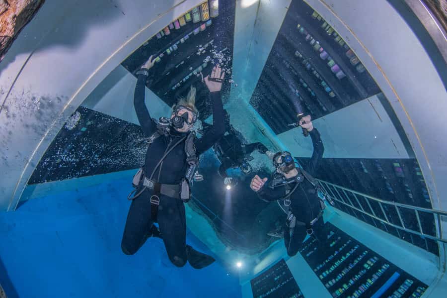 Dubai: Guided Scuba Dive for Certified divers at Deep Dive - Choosing the 10, 18, or 30-meter route