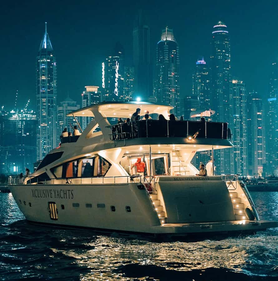 Dubai Harbor: Luxury Yacht Tour with BBQ Options - One hour or two hours: choose the right cruise
