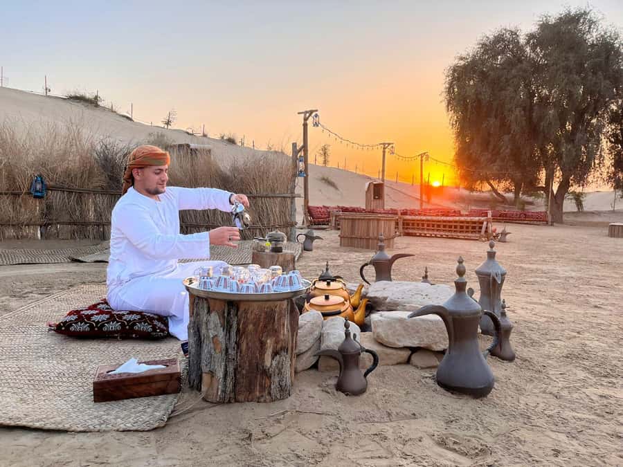 Dubai: Heritage Safari, Camel Ride & Al Marmoom Oasis Dinner - Sunset, falcons, horses, and evening entertainment
