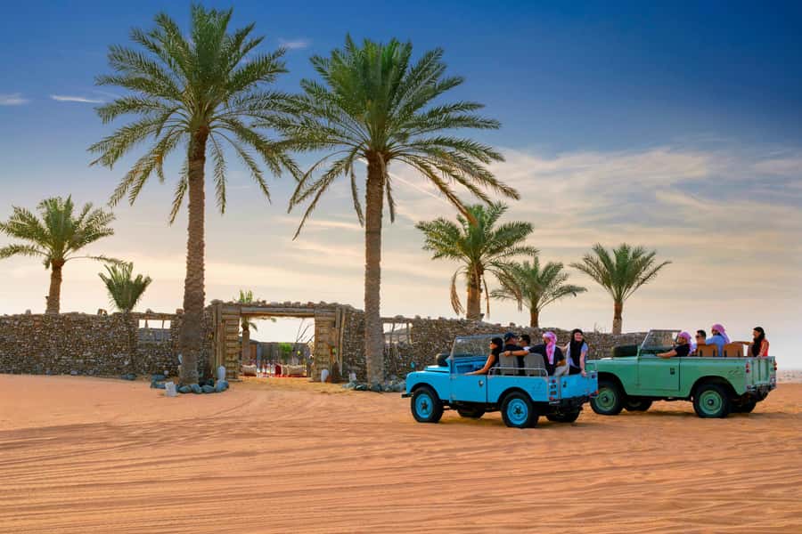 Dubai: Heritage Safari in Vintage Land Rover with Dinner - Stargazing under a darker sky