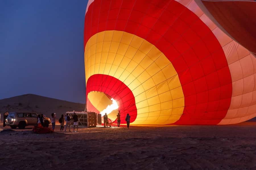 Dubai: Hot Air Balloon Ride & Falcon Show Over the Desert - Why this Dubai balloon flight feels different