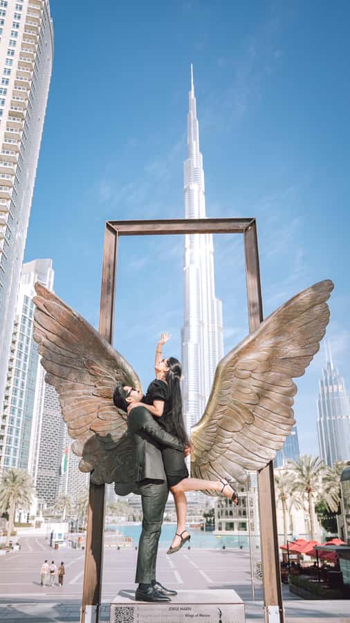 Dubai: Iconic Burj Khalifa Pre-Wedding Photoshoot - What the $159 price really includes