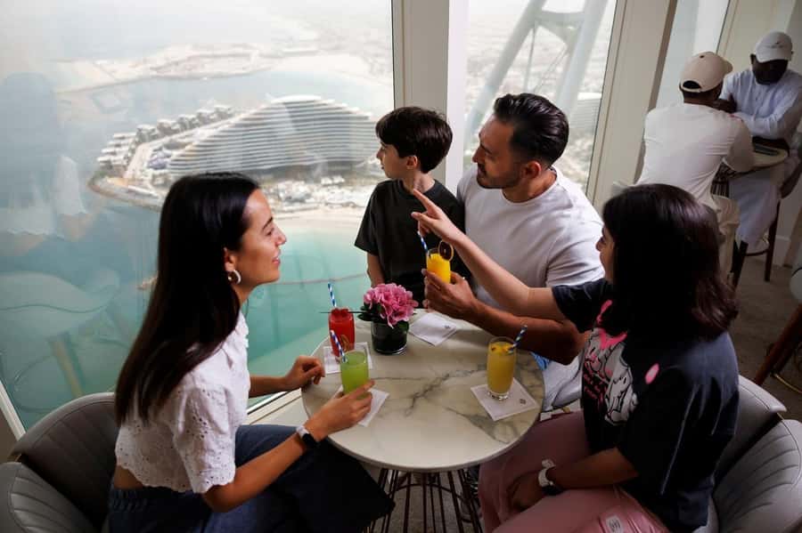 Dubai: Inside Burj Al Arab Guided Tour with Optional Extras - Choosing the gold cappuccino